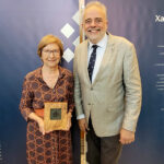 Fotografies de l’acte de lliurament de la medalla d’Honor de la Xarxa Vives a la professora Rigau