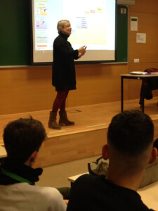 Taller "El guió televisiu, una nova narrativa", a càrrec de Gisela Pou