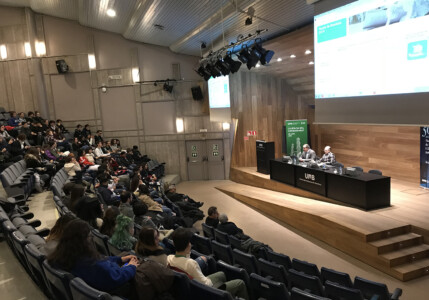 Inauguració a càrrec d’Aleix Gabarró i Sust, subdirector general d’Ordenació Curricular i Joan Carbonell, degà de la Facultat de Filosofia i Lletres