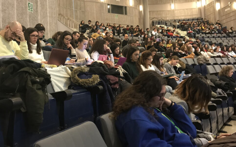 A la jornada hi particpen 14 Instituts i prop de 200 alumnes de batxillerat